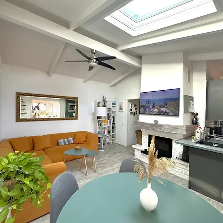 Villa Le Lavandin Maison Pour 4 Personnes Avec Piscine Et Vue Panoramique A Les Maures La Londe-les-Maures
